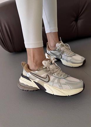 Кросівки nike v2k