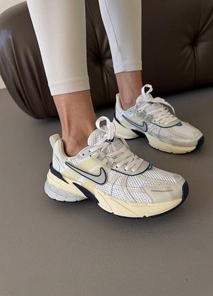 Кросівки nike v2k