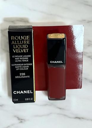 Chanel rouge allure liquid velvet жидкая матовая помада для губ 2.5ml, 226 seduisante