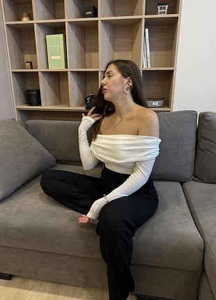 Лонгслів бандо з відкритими плечима