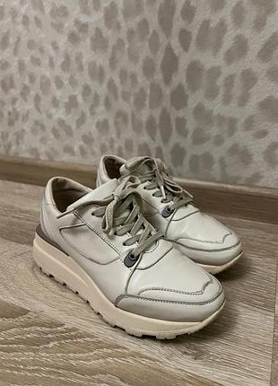 Кросівки жіночі натуральна шкіра