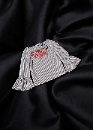 Брендовая красивая блузка find этикетка