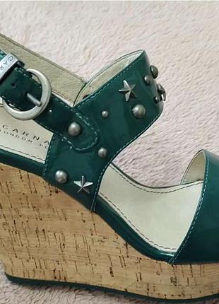 Босоножки на танкетке carnaby