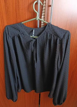 Блуза чорна stradivarius l