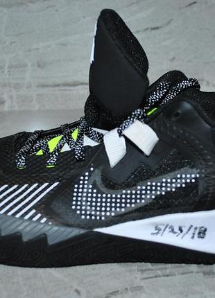 Nike кроссовки спорт 42 р 7