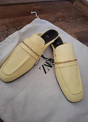 Шльопанці zara