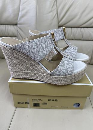 Женские босоножки michael kors