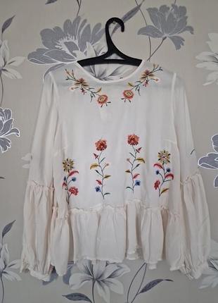 Шикарная блуза с вышивкой