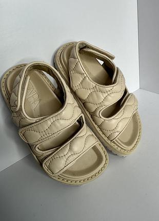 Сандалії zara на дівчинку 29 розмір