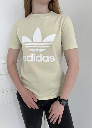 Футболка adidas