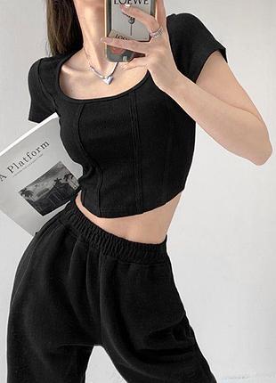 Футболка в корсетном стиле