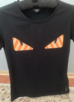 Яскрава футболка xs-s