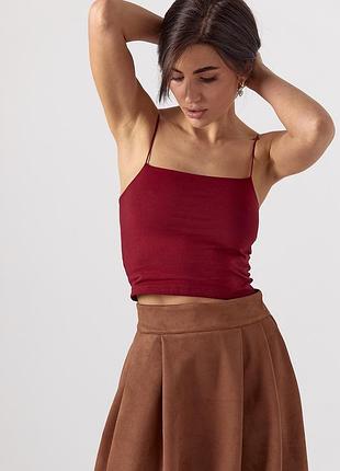 Приталений кроп-топ на бретелях-резинках