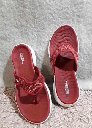 Брендовые шлепанцы skechers, 37 размер