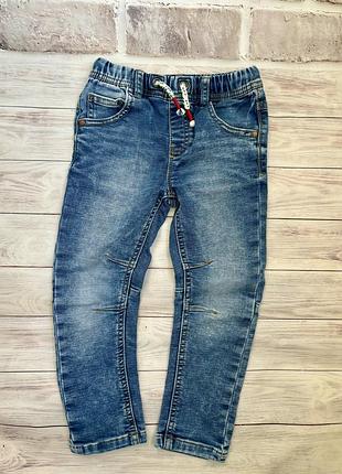 Джинси next