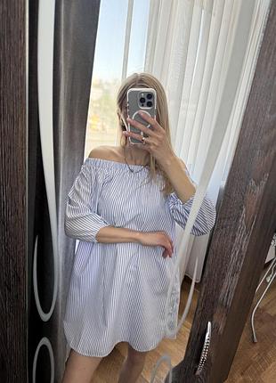 Легка літня сукня з відкритими плечима