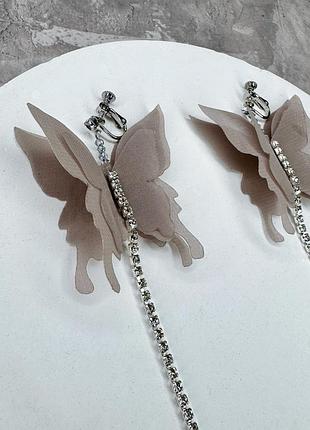 Сережки з метеликами кліпси пудрові ручної роботи