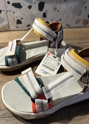 Босоніжки zara унісекс, нові, 31 розмір