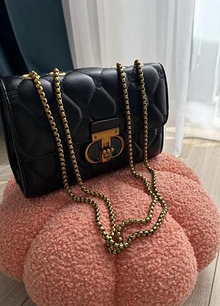 Чорна класична сумка