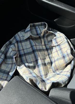 Жіноча бавовняна сорочка у клітинку молочна із синім