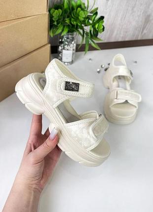 Босоножки детские 2