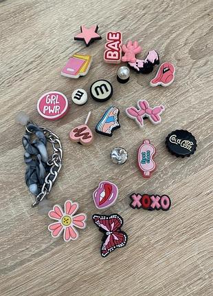 Піни для кроксів, значки