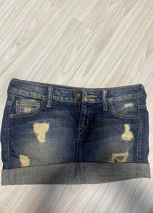 Маленька спідниця, бренд guess