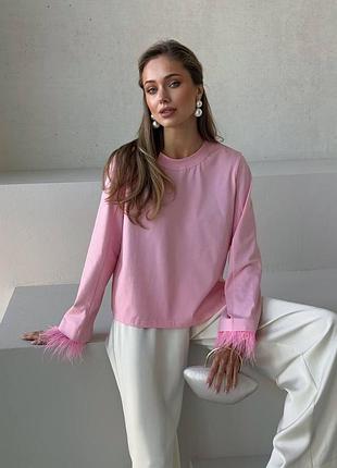 Жіноча кофта лонгслів з пірʼям на рукавах щільний кулір з еластаном