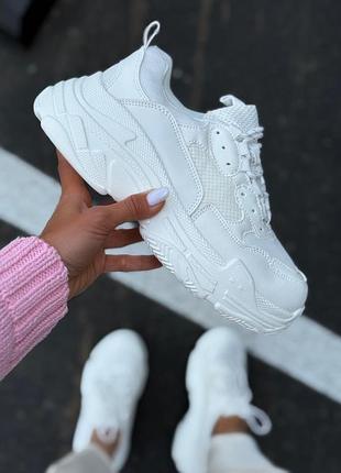 Жіночі кросівки