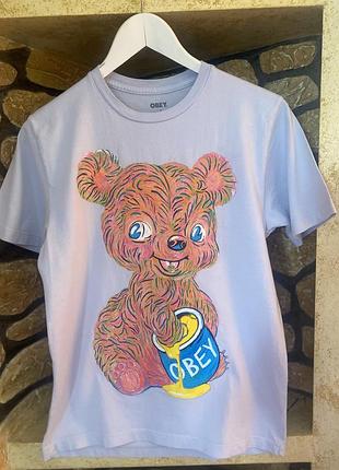 Футболочка від бренду obey