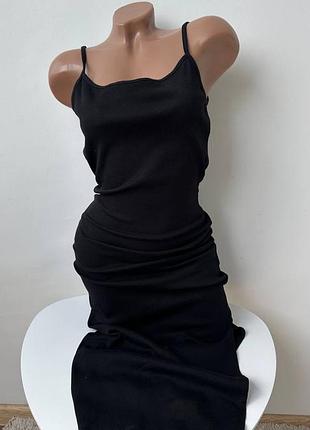 Платье миди с разрезом  на бретелях в рубчик amisu