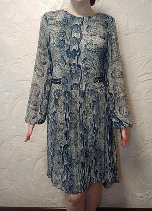 Шифоновое платье миди с принтом под змеиную кожу