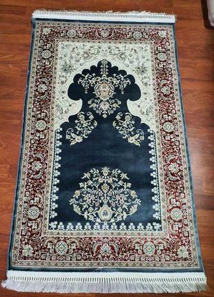 Килимок приліжковий