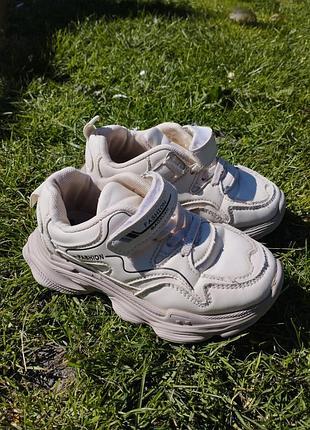 Кроссовки на девочку