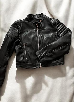 Кожаная курточка демисезонная короткая bershka