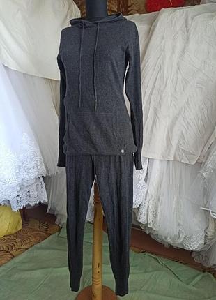 Брендовый трикотажный  костюм 44-46р. унисекс.