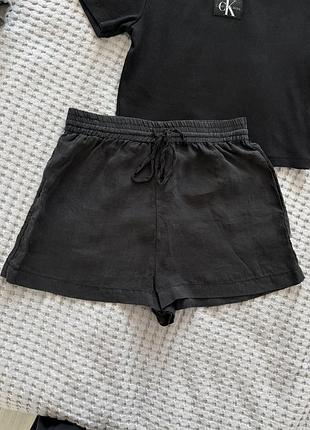 Легенькі шорти zara