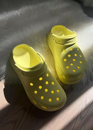 Яскраві crocs на платформі 39 розмір, оригінал