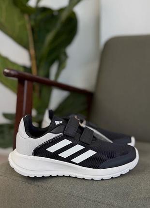 Кроссовки adidas унисекс