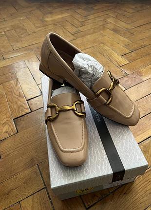 Туфлі, лофери , макасіни