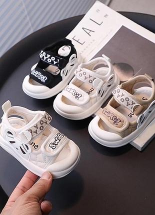 Детские босоножки на малышей