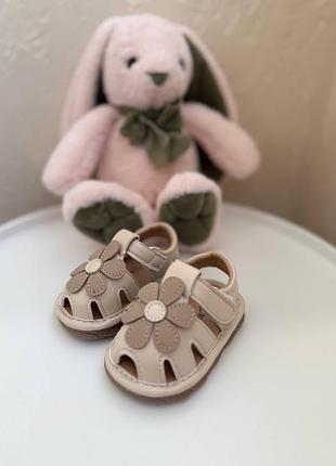 Босоніжки для дівчат