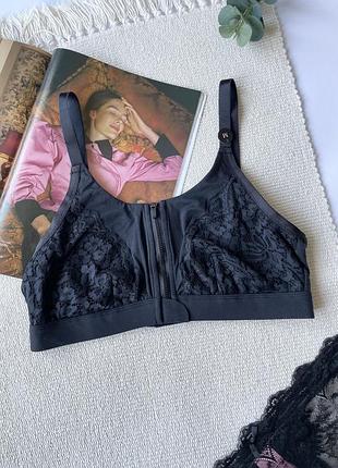 Мʼякий ніжний топ з мереживом блисківка спереду hunkemoller