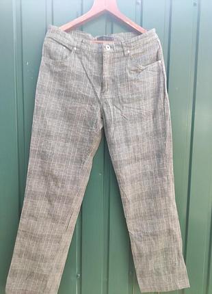 Продам брюки рваные к низу.