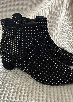 Жіночі чоботи