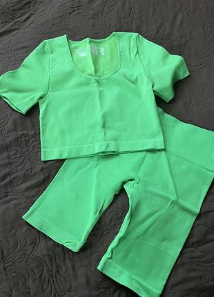 Костюм для його фітнесу