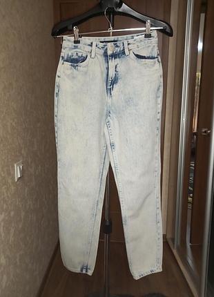 Джинсы мом женские