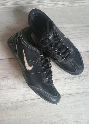 Жіночі кросівки nike release індонезія, р.40
