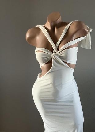 Сукня не прозора