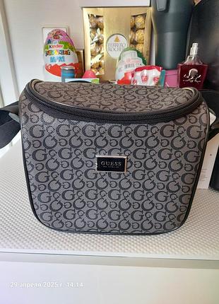 Новая сумка косметичка guess.  сумка холодильник для косметики guess